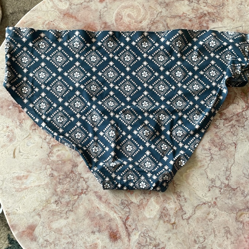 NWOT Set Of 5 Woman’s Medium Lucky Brand Hipsters Floral/Blue/Black/Print Fabric - Picture 15 of 15